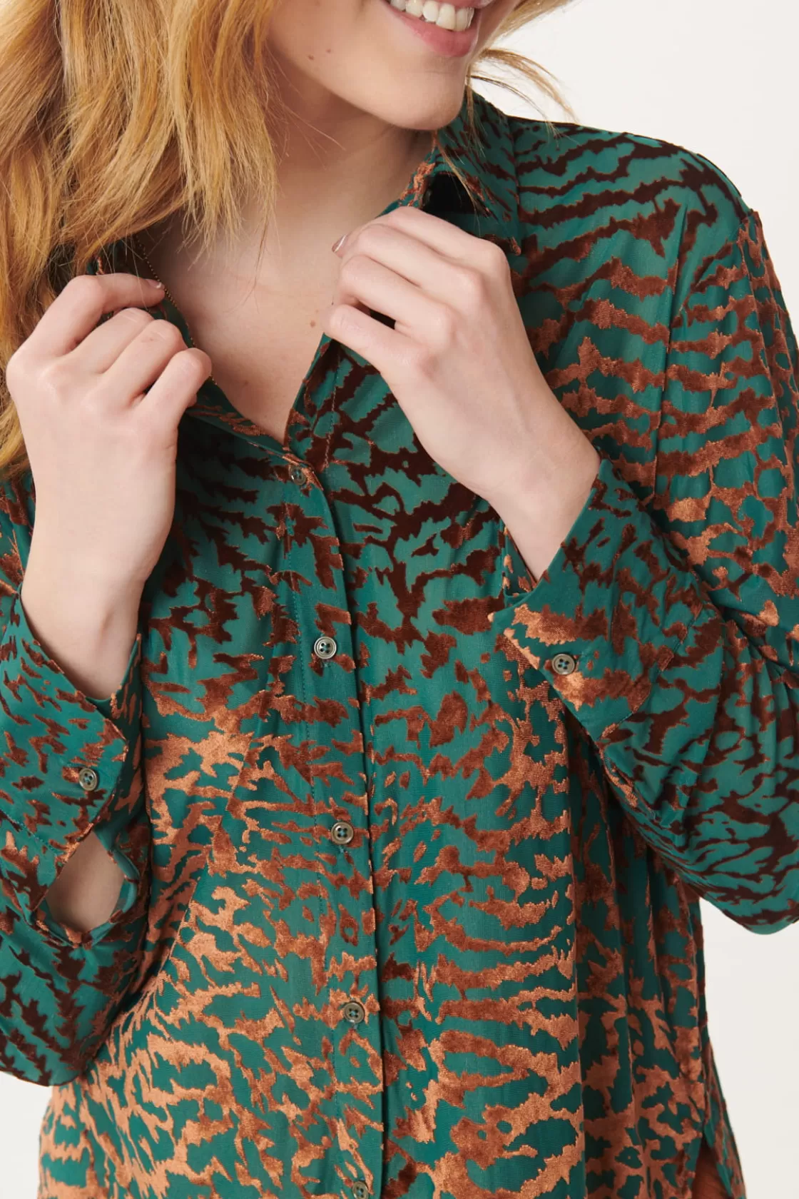 Maison Derhy Les Blouses, Chemisiers & Tops-Chemise en jersey stretch de velour texturé dévoré MAIWEN